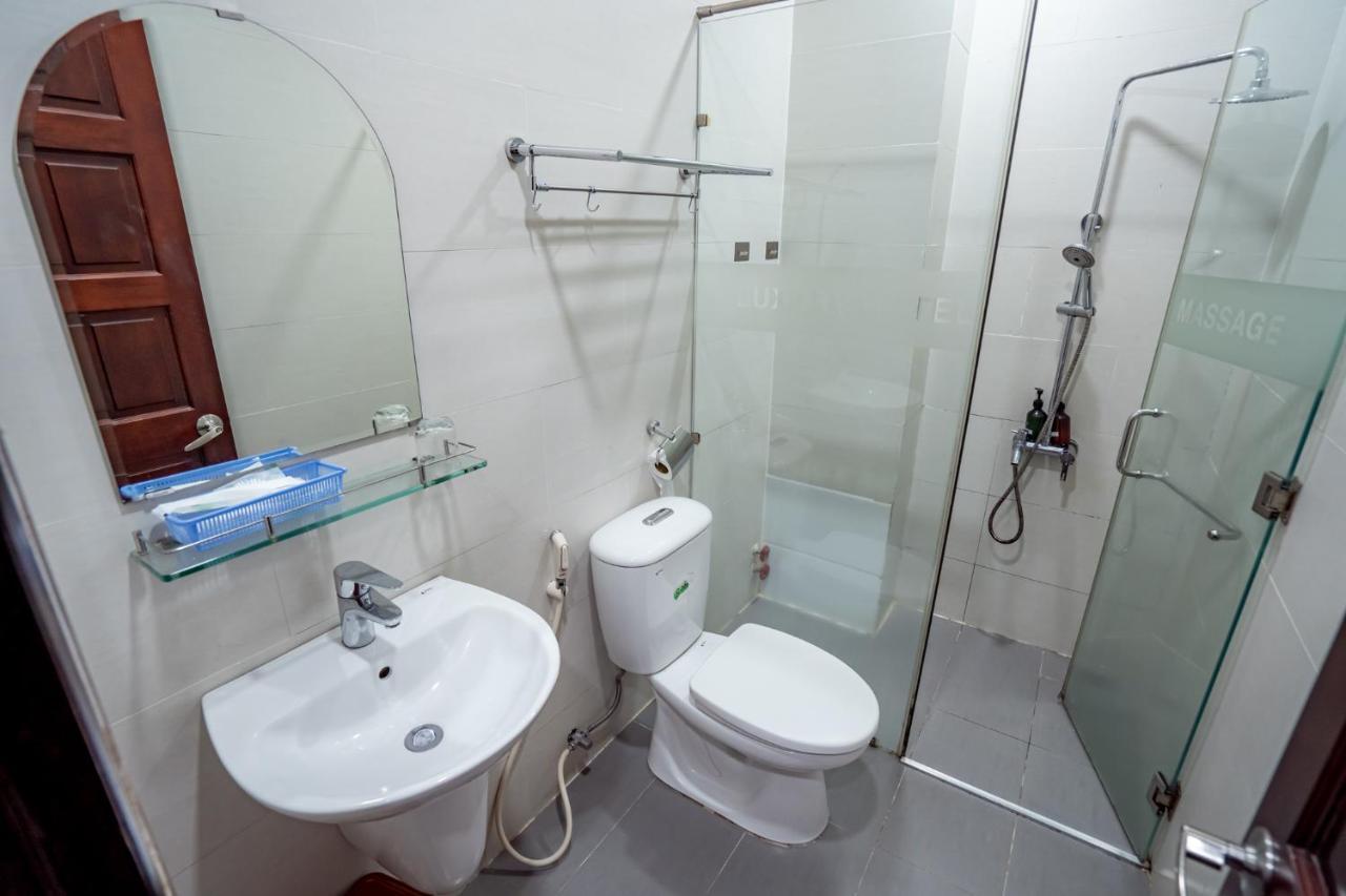 Luxury Hotel Hau Giang Хошимин Екстериор снимка