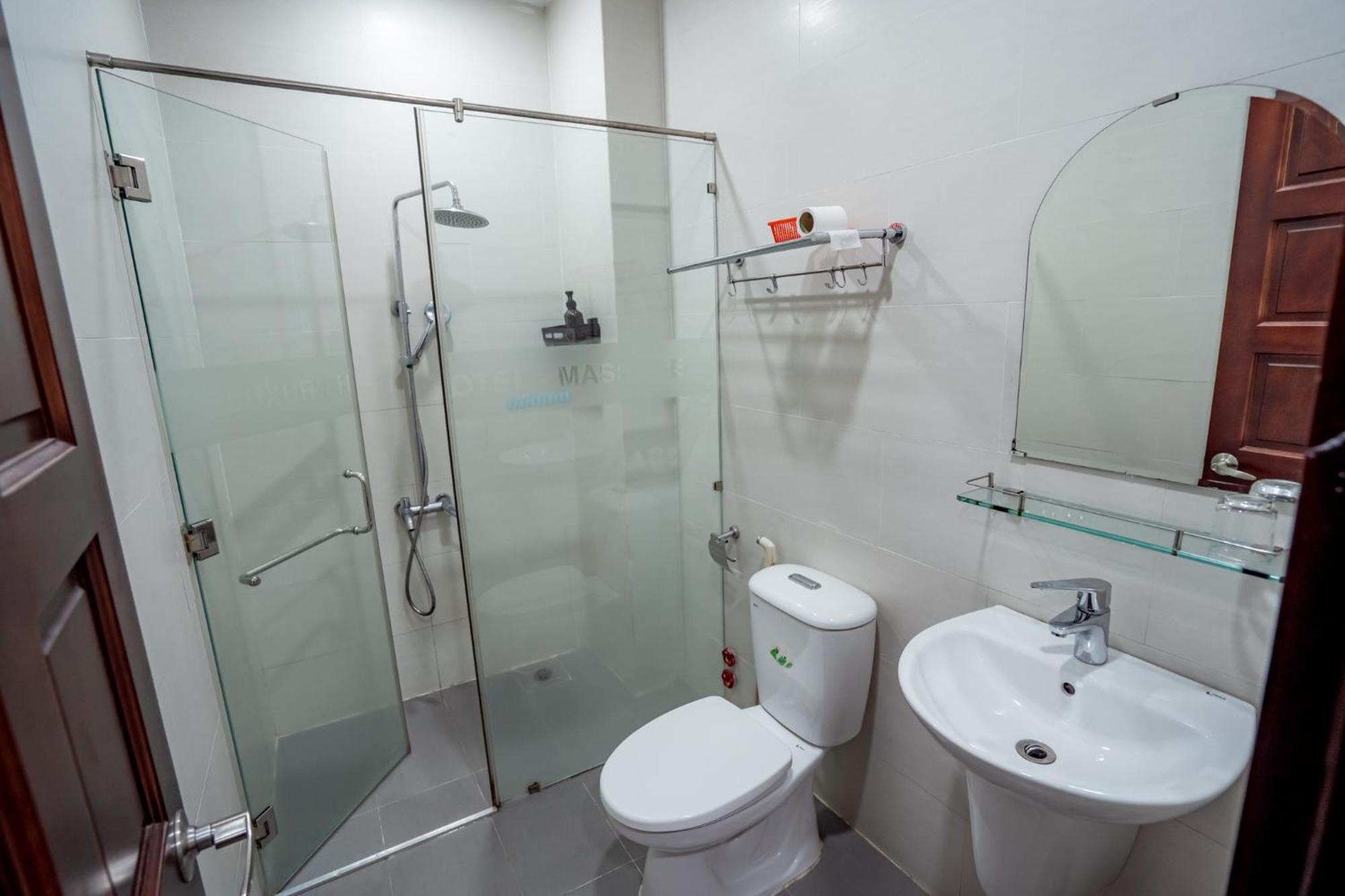 Luxury Hotel Hau Giang Хошимин Екстериор снимка